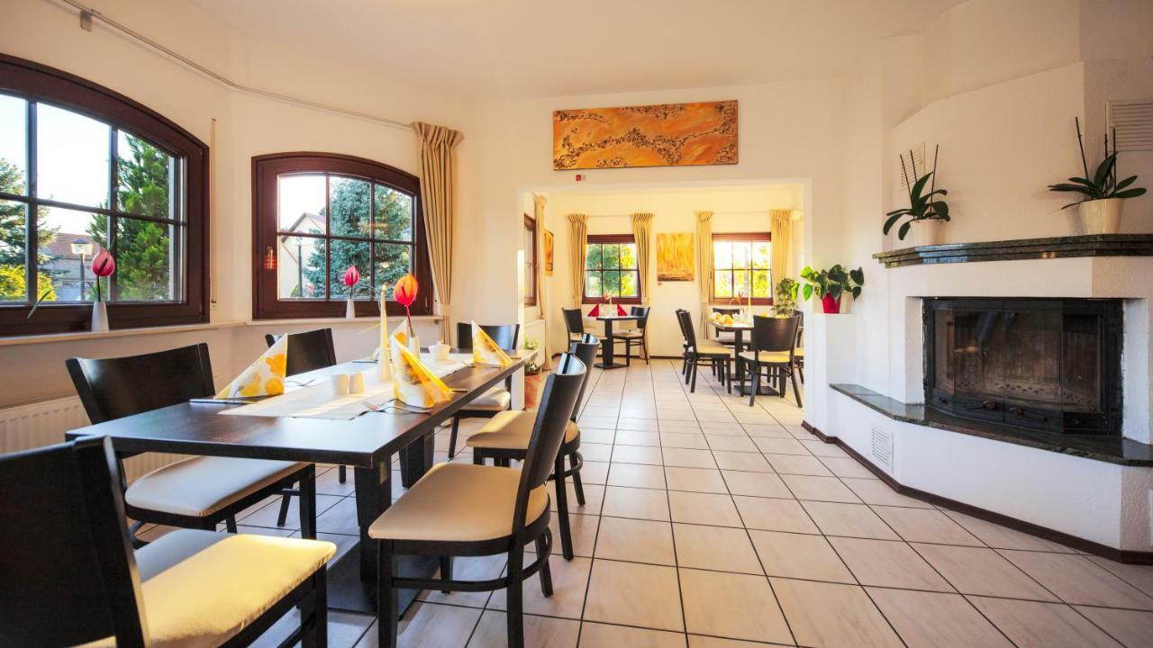 Lokal Genial Pension & Restaurant 비리츠 외부 사진