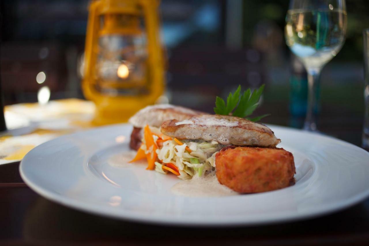 Lokal Genial Pension & Restaurant 비리츠 외부 사진